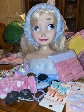 Disney Elsa Styling Head with Accessories